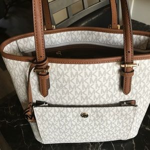 SOLD- Michael Kors Jets Set Medium Tote
